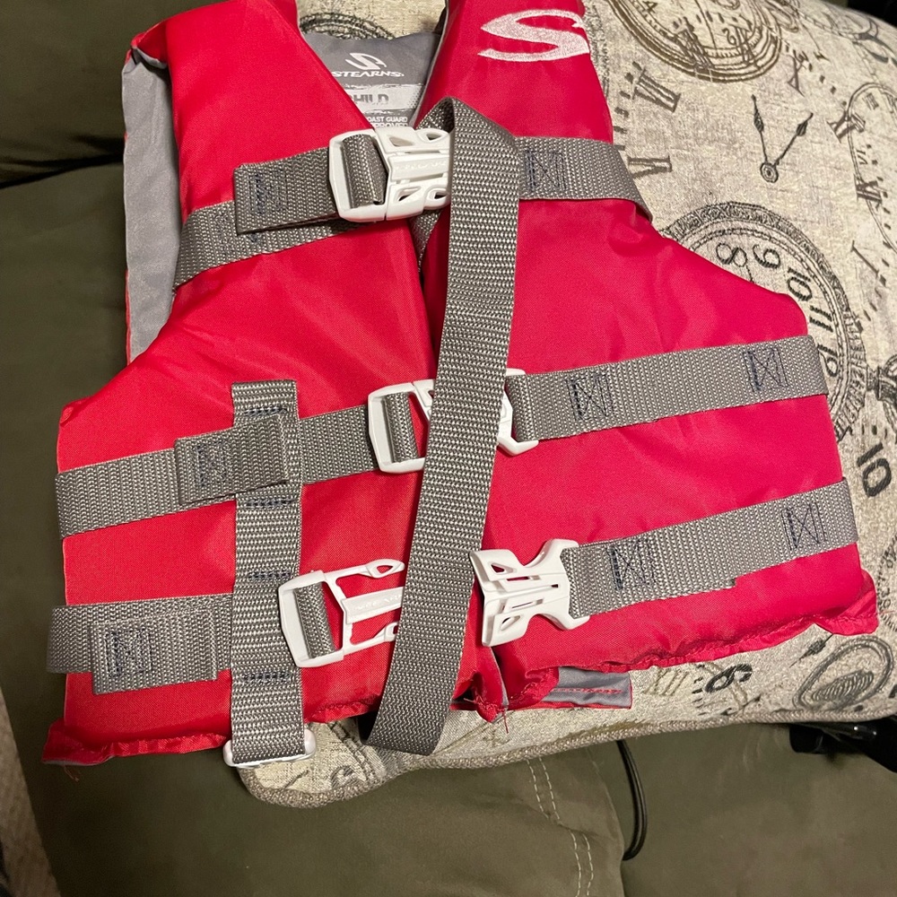Stearns child life vest, new without tags.